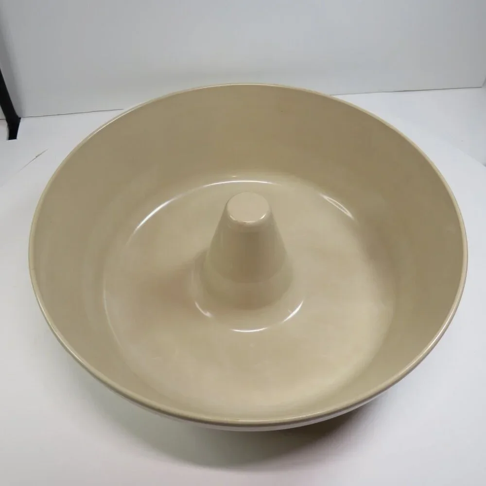 Vintage Anchor Hocking MicroWare Bundt Pan Ring